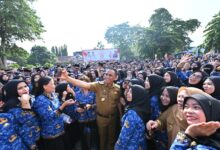 Gubernur Anwar Hafid Serahkan 1.103 SK Pengangkatan PPPK Sulteng Tahap II