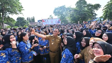 Gubernur Anwar Hafid Serahkan 1.103 SK Pengangkatan PPPK Sulteng Tahap II