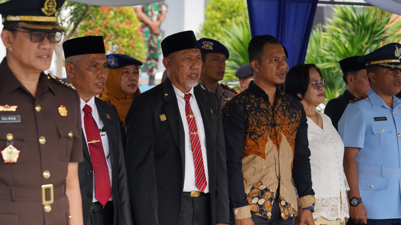 Wakili Wali Kota, Asisten 1 Setkot Palu Hadiri Sertijab Komandan Lanal Palu di Watusampu