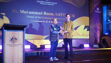 Alumni Australia Asal Makassar, Dr. Muhammad Roem Raih Emerging Leader Award dari Konsulat Australia