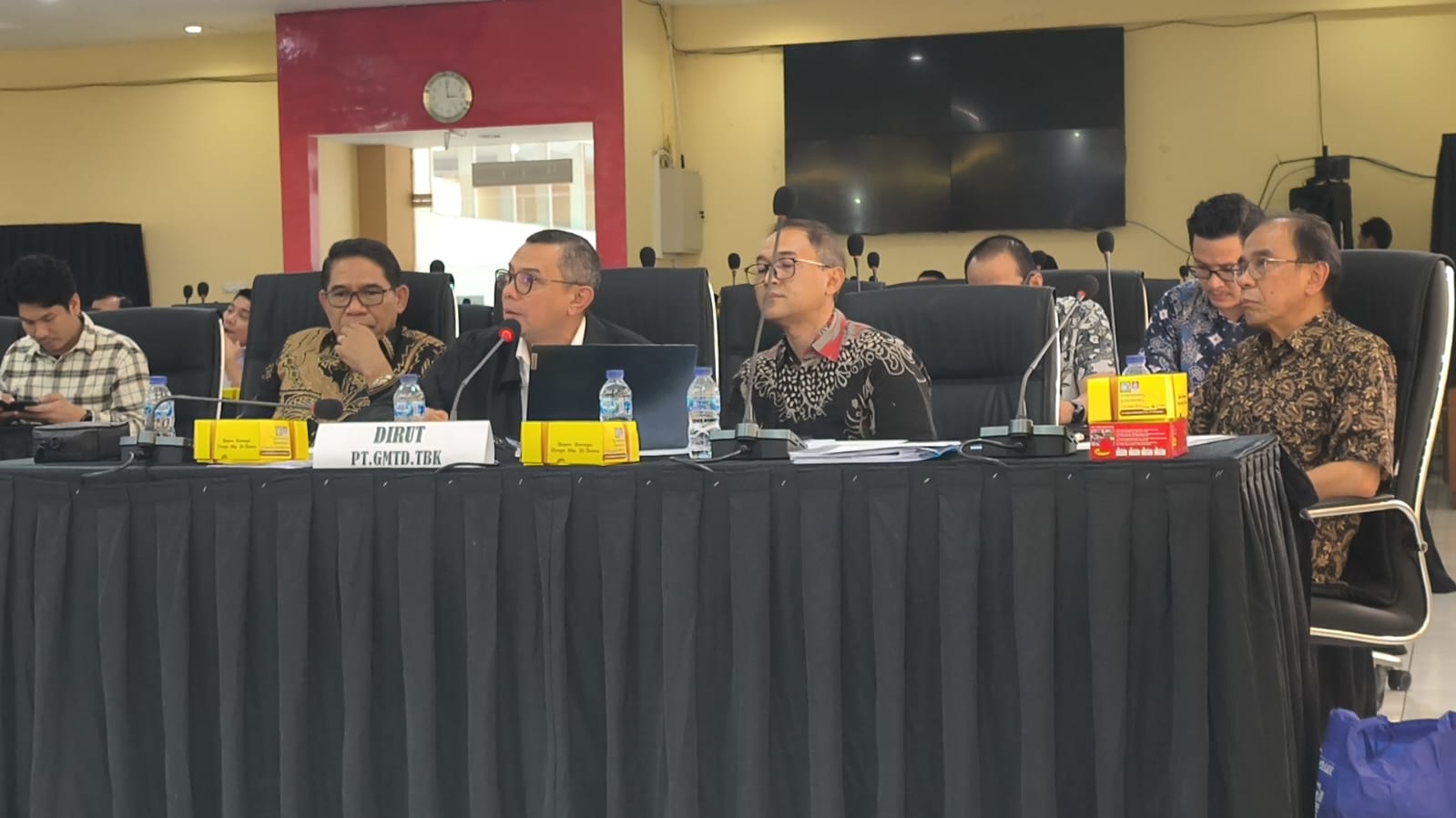 GMTD Disorot DPRD Sulsel dan Aktivis Jawaban Tanpa Data, Dividen Tak Transparan, dan Sengketa Lahan Mengemuka