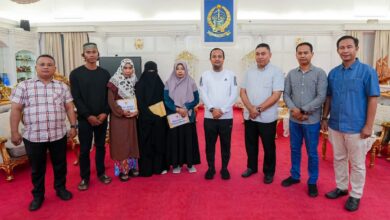 Gubernur Sulsel Serahkan Bantuan kepada Keluarga Korban Kapal Tenggelam di Pangkep