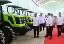 812 Kelompok Tani Sulsel Terima Alsintan, Gubernur Sulsel: untuk Wujudkan Swasembada Pangan