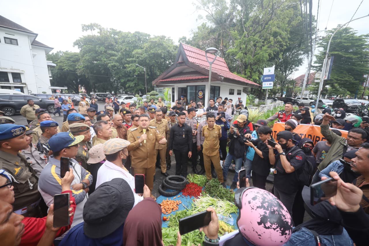 Munafri ke Pedagang Pasar Pabaeng-baeng: Tidak Digusur, Tapi Ditertibkan Demi Keselamatan Bersama