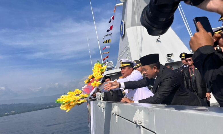 Hari Dharma Samudera 2026: Dankodaeral VI Tabur Bunga di Perairan Morowali Gunakan Kapal Perang KRI Marlin-877