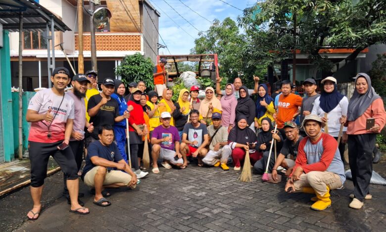 Jumat Bersih, Warga Kelurahan Bitowa Kota Makassar Kerja Bakti Bersihkan Drainase