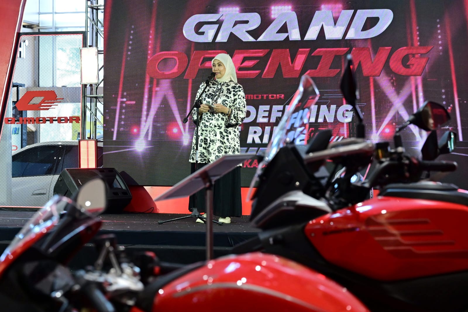 Wakil Wali Kota Makassar Resmi Buka Grand Opening QJ Motor Makassar