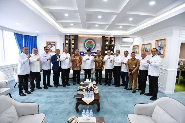 Temui Mendes DPT, Gubernur Anwar Hafid Dorong Digitalisasi 606 Desa Blank Spot