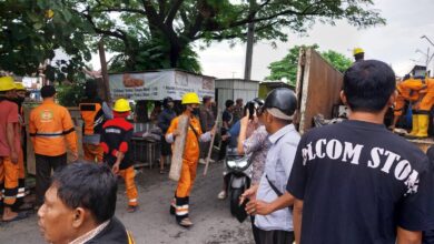 Penertiban PKL di Jalan Inspeksi Kanal Pampang Makassar Berlangsung Humanis
