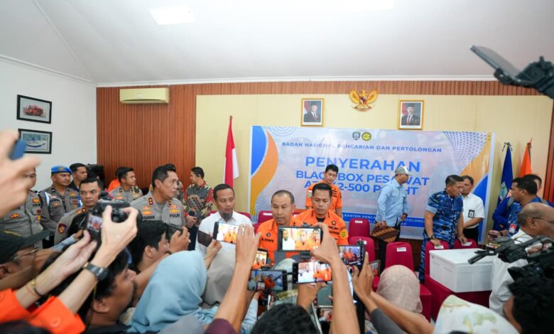 Saksikan Penyerahan Black Box ATR 42-500 PK-THT, Gubernur Sulsel Apresiasi Kerja Tim