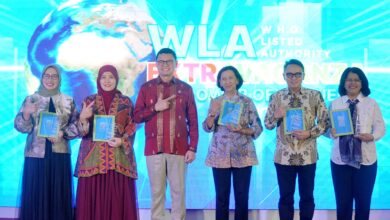 Aliyah Mustika Ilham Terima Penghargaan pada WLA Extravaganza BPOM RI