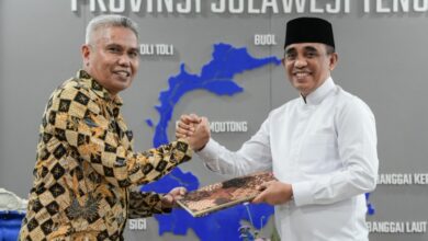 Gubernur Sulteng Terima Sertifikat Tanah Aset Pemda dari Kanwil BPN