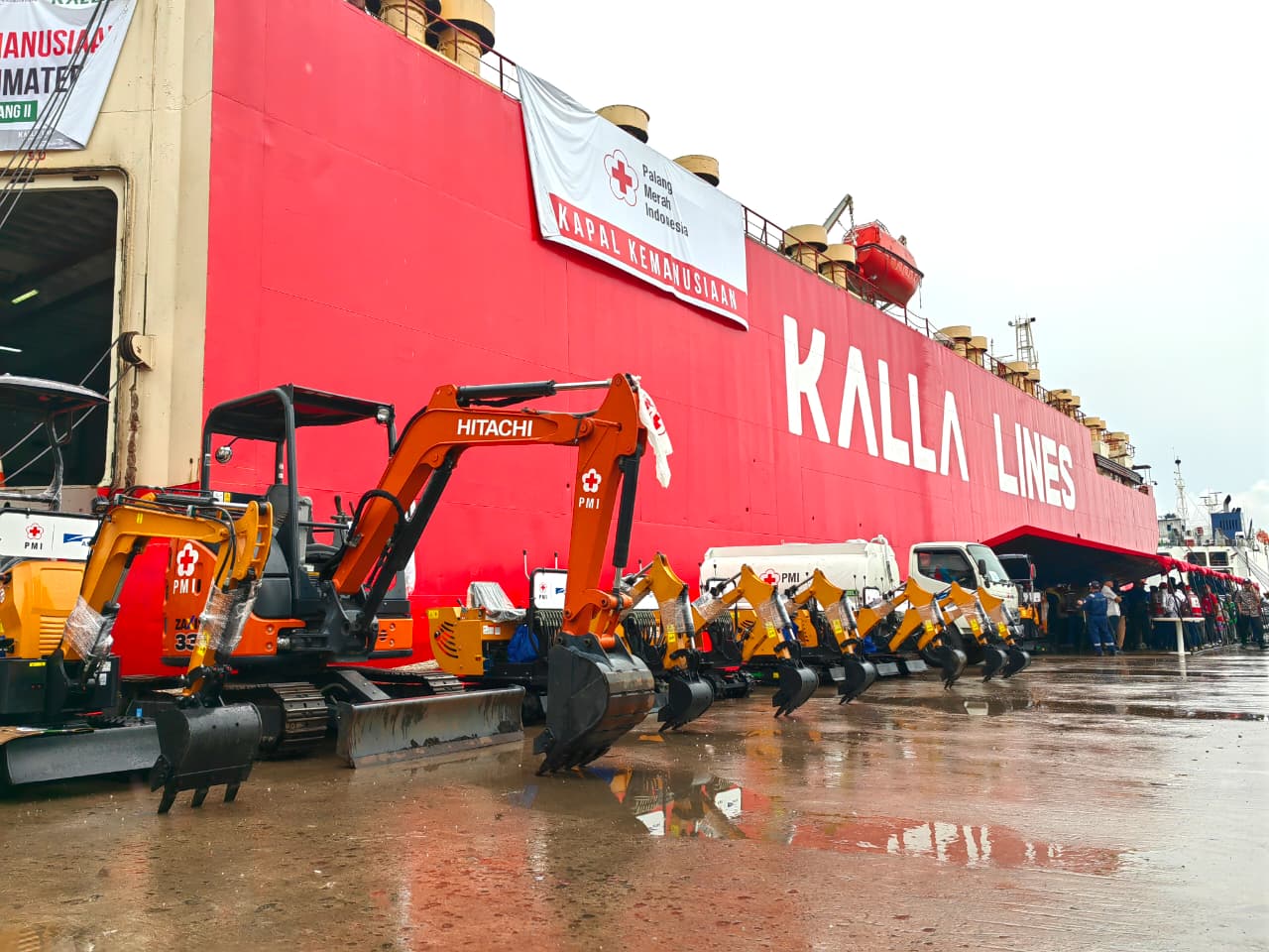 KALLA dan PMI Lepas Kapal Kemanusiaan Gelombang II, Angkut 2.500 Ton Bantuan ke Sumatera