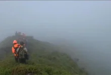 Basarnas Temukan Potongan Badan Pesawat ATR 42-500 di Gunung Bulusaraung