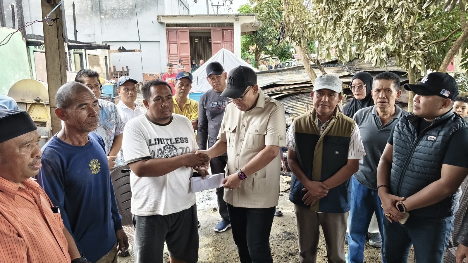 Santuni Korban Kebakaran di Bengo, Wabup Bone Tinjau Langsung Lokasi Musibah