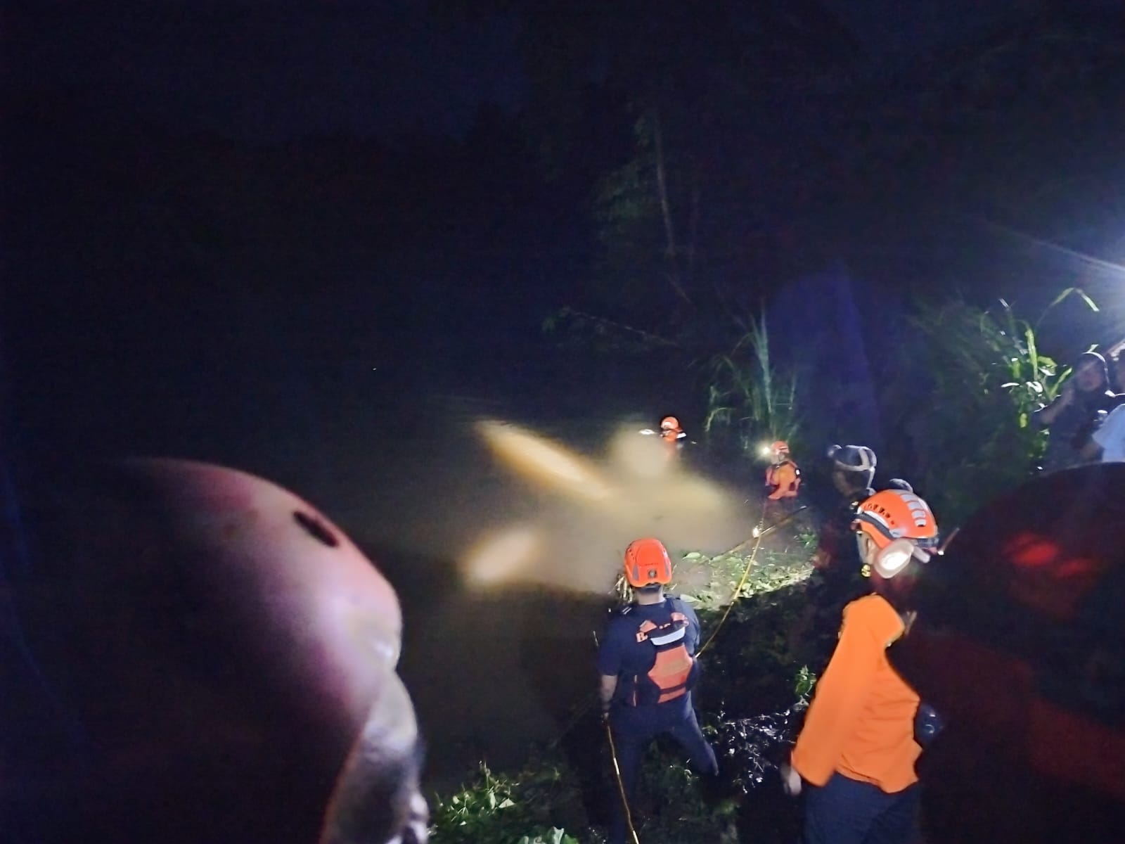 Satu Warga Diduga Tenggelam di Sungai Belapunraga Gowa, Basarnas Makassar Lakukan Operasi SAR