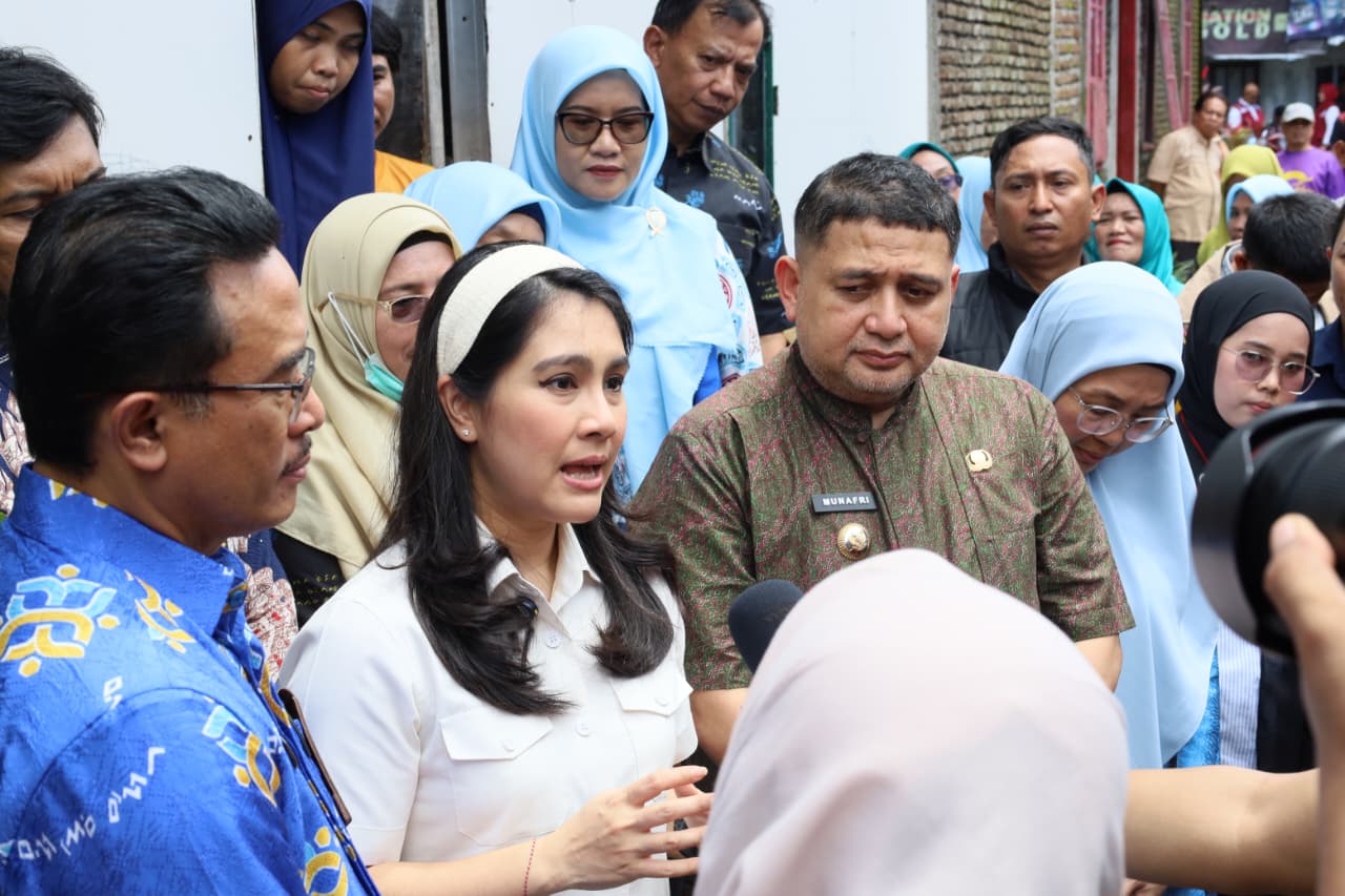 Wali Kota Makassar dan Wamendukbangga Tinjau SPPG serta Ibu Hamil–Menyusui Penerima MBG