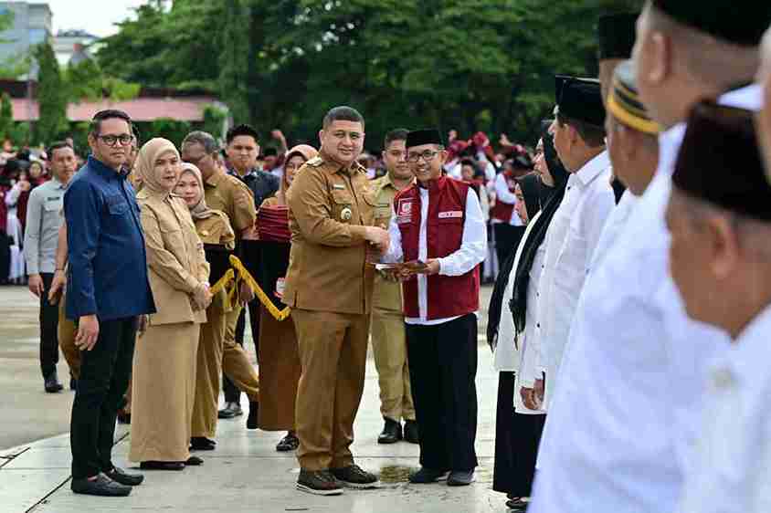 Hadiri Pelantikan 6.032 Ketua RT/RW, Ketua DPRD Makassar Supratman: Momen Perkuat Sinergi Pemerintahan dan Warga