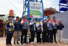 Buka Akses Air Bersih bagi Masyarakat Kampung Tambat Merauke, Pertamina Kolaborasi dengan Kementerian ESDM dan SERUNI KMP