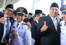 Dukung Penyegaran Pemerintahan Kecamatan, Ketua DPRD Makassar Supratman Didampingi Sekwan Hadiri Pelantikan 13 Camat