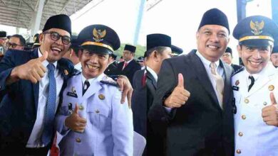 Dukung Penyegaran Pemerintahan Kecamatan, Ketua DPRD Makassar Supratman Didampingi Sekwan Hadiri Pelantikan 13 Camat