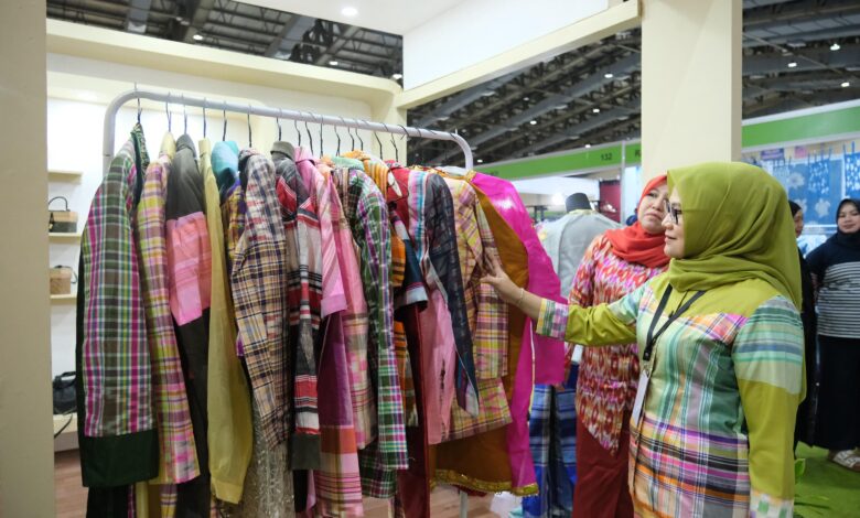 Dekranasda Gowa Kenalkan Produk Kriya dan Wastra Lokal di INACRAFT 2026