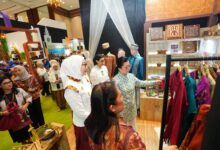 Sulawesi Selatan Tampilkan Kriya Batu Alam dan Wastra Tenun Unggulan di INACRAFT 2026