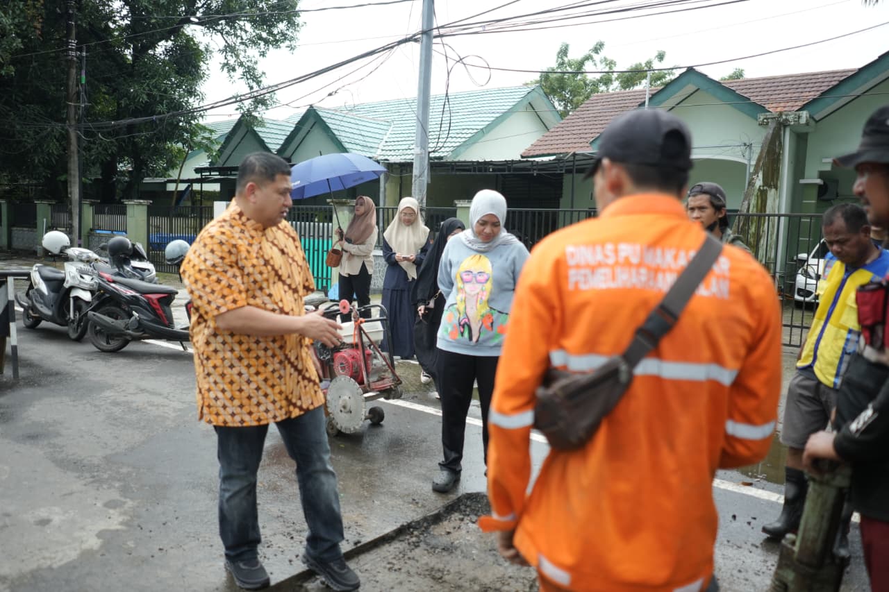 Respons Cepat Keluhan Warga, Wali Kota Munafri Tinjau dan Perbaiki Jalan Garuda, Mariso
