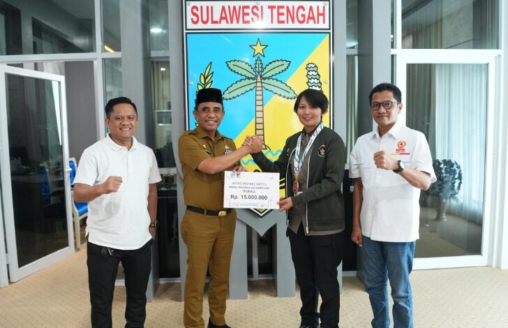 Didampingi KONI, Gubernur Sulteng Serahkan Bonus kepada Atlet Peraih Medali SEA Games Thailand 2025
