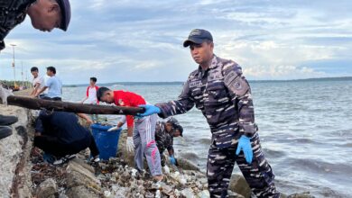 Program Indonesia ASRI Kodaeral VI Bersama Rakyat Bersihkan Pantai TPI Bonehalang Kepulauan Selayar