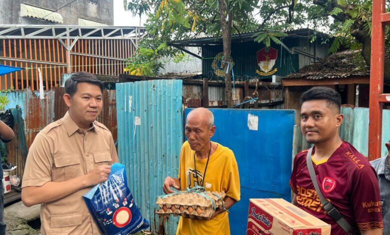 Rayakan HUT ke-18, Gerindra Makassar Bagikan Bantuan Sosial kepada Warga Kurang Mampu