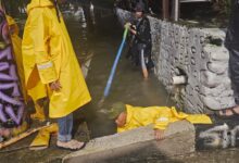 Hujan Deras Guyur Makassar, Satgas Drainase Bergerak Cepat Tangani Genangan di Pettarani