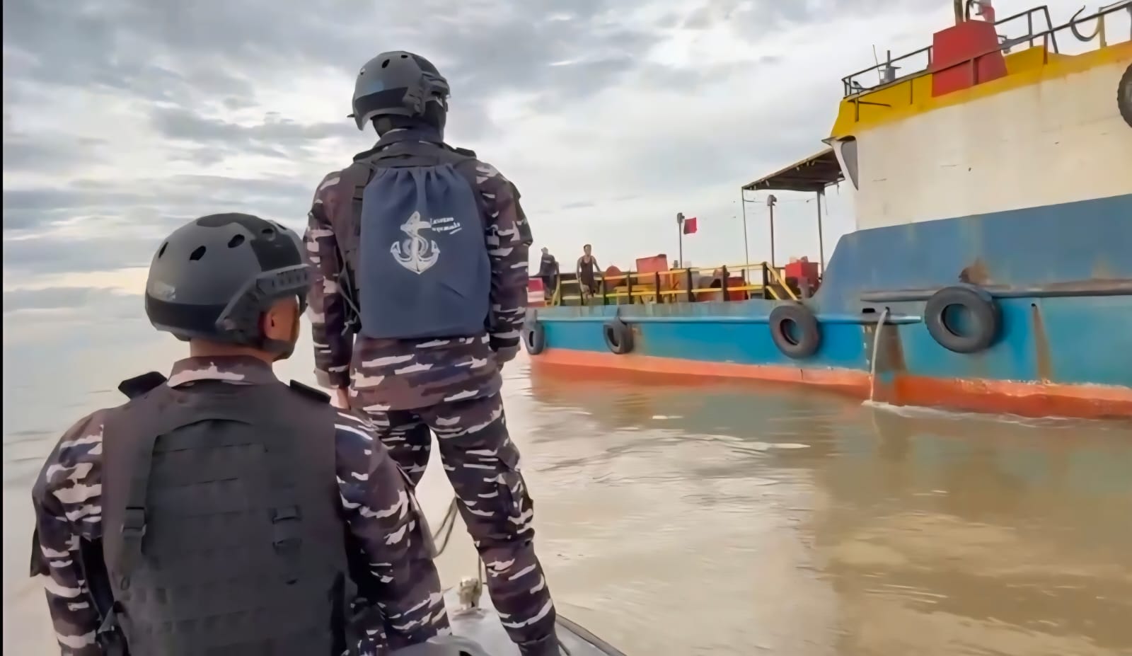 Operasi Senyap Tengah Malam, Tim Quick Respon Kodaeral VI Gagalkan Pendistribusian BBM Jenis Solar secara Ilegal Oleh Jaringan Sindikat BBM di wilayah Makassar