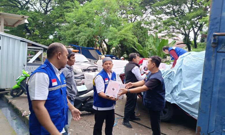 Banjir Melanda Sejumlah Wilayah Makassar, Gubernur Sulsel Kerahkan Tim Tagana dan Dinsos