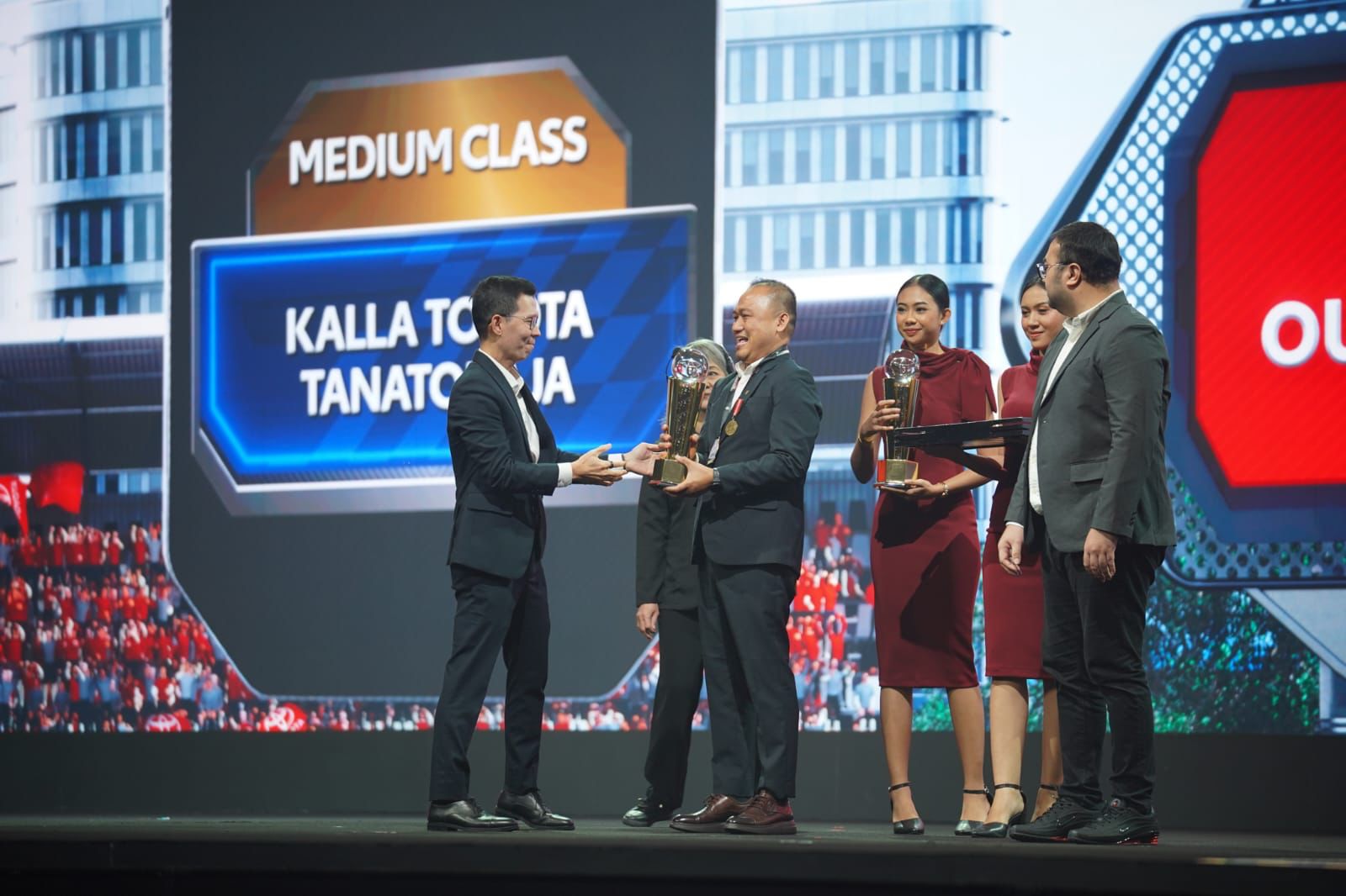 Kalla Toyota Borong 73 Penghargaan di Toyota Dealer Convention 2026