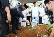 Pimpin Upacara Pelepasan Jenazah Asisten I, Munafri Pemkot Makassar Kehilangan Sosok ASN Berdedikasi Tinggi