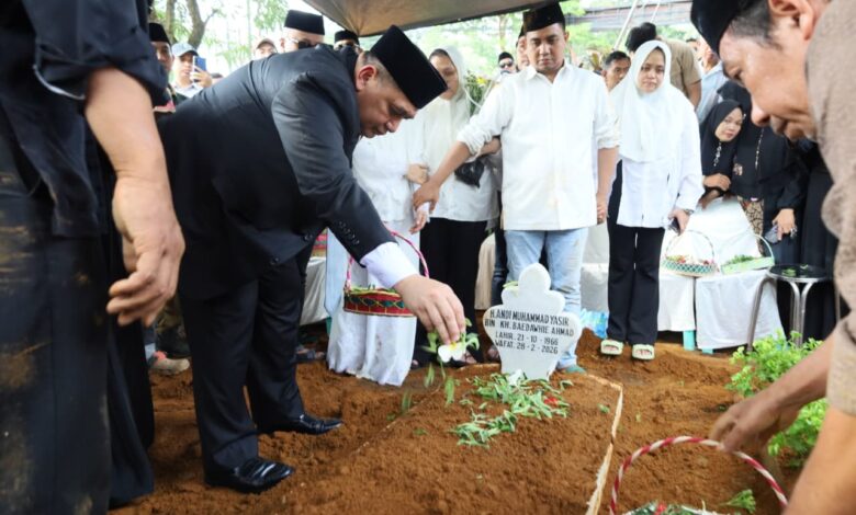 Pimpin Upacara Pelepasan Jenazah Asisten I, Munafri Pemkot Makassar Kehilangan Sosok ASN Berdedikasi Tinggi