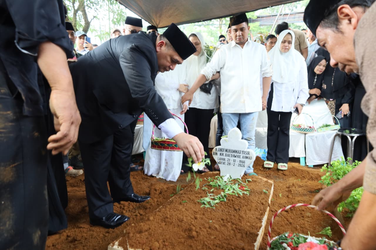 Pimpin Upacara Pelepasan Jenazah Asisten I, Munafri Pemkot Makassar Kehilangan Sosok ASN Berdedikasi Tinggi