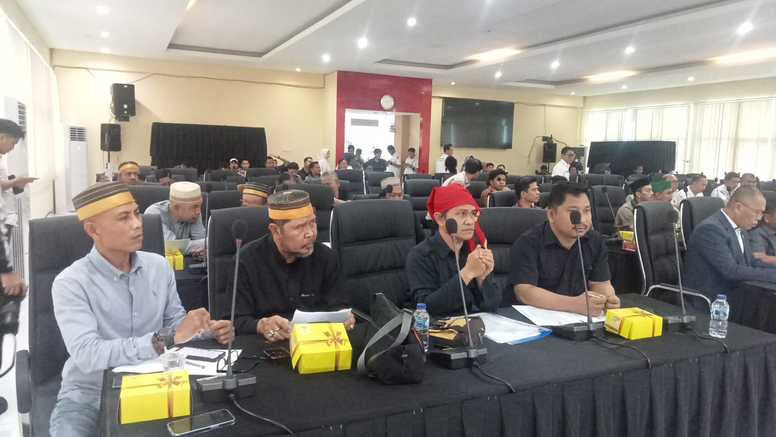 RDP Komite Adat Sulsel dan GMTD di DPRD Sulsel Buntu, Subhan Patonro Desak Hak Angket