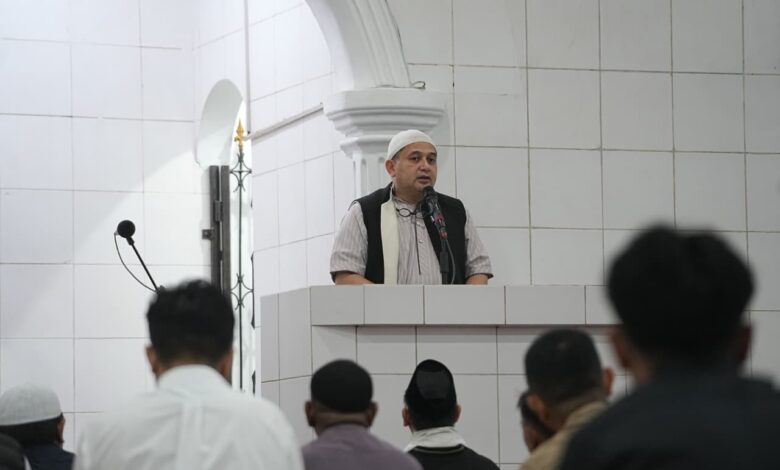 Wali Kota Munafri Awali Tarawih Perdana dan Safari Ramadan Pemkot Makassar di Masjid Agung 45