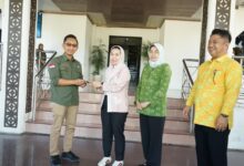 Pemkot Palu Serahkan Pinjam Pakai Kendaraan Dinas kepada KPP Pratama Palu