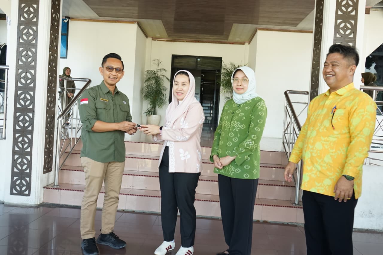 Pemkot Palu Serahkan Pinjam Pakai Kendaraan Dinas kepada KPP Pratama Palu