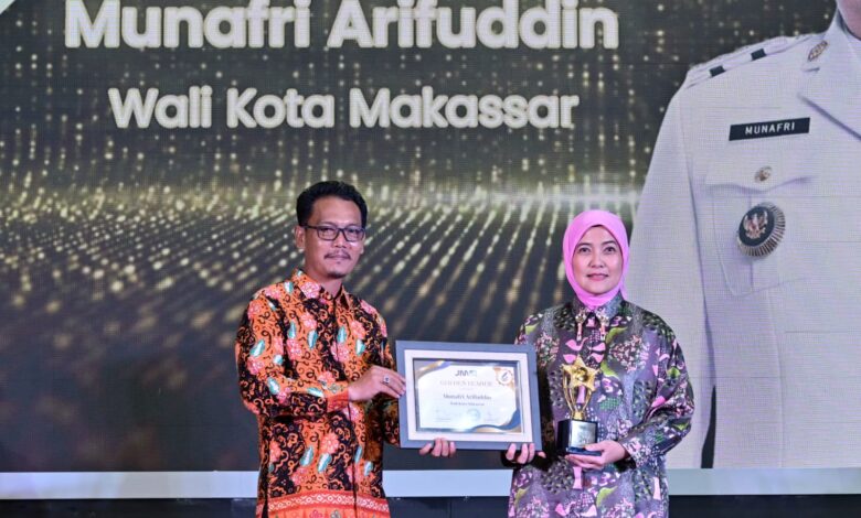Wakil Wali Kota Makassar Aliyah Mustika Hadiri Malam Penganugerahan Golden Award JMSI