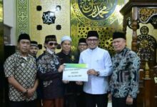 Safari Ramadan di Manggala, Ketua DPRD Makassar Supratman Bersama Sekwan Andi Ajak Warga Bersinergi Wujudkan Kota Bersih dan Maju