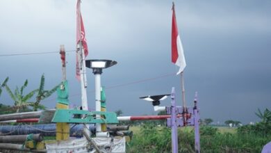 Penerangan Berbasis PLTS Hadir, Nelayan Cilamaya Kini Melaut dengan Lebih Aman dan Produktif