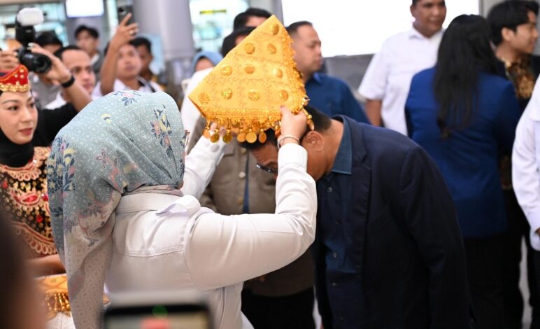 Sekprov Sulteng Sambut Kedatangan Mendes PDT dan Kepala BNN di Bandara Mutiara SIS Al-Jufri Palu