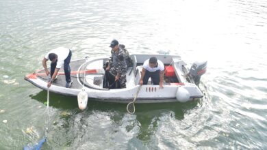 Ratusan Personel Kodaeral VI Bersatu Bersihkan Pantai Jalaria, TNI AL Wujudkan Indonesia ASRI dari Pesisir