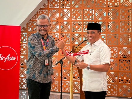 AirAsia Resmi Terbang ke Palu, Gubernur Anwar Hafid: Perkuat Konektivitas dan Dorong Ekonomi Sulteng
