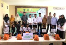 BAZNAS Bone dan UPZ Surya Indah Salurkan 40 Paket Ramadhan Bahagia untuk Warga Kampung Bajo