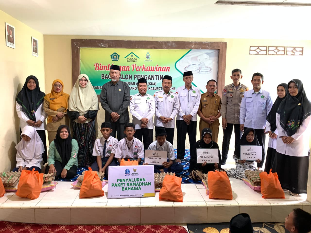 BAZNAS Bone dan UPZ Surya Indah Salurkan 40 Paket Ramadhan Bahagia untuk Warga Kampung Bajo